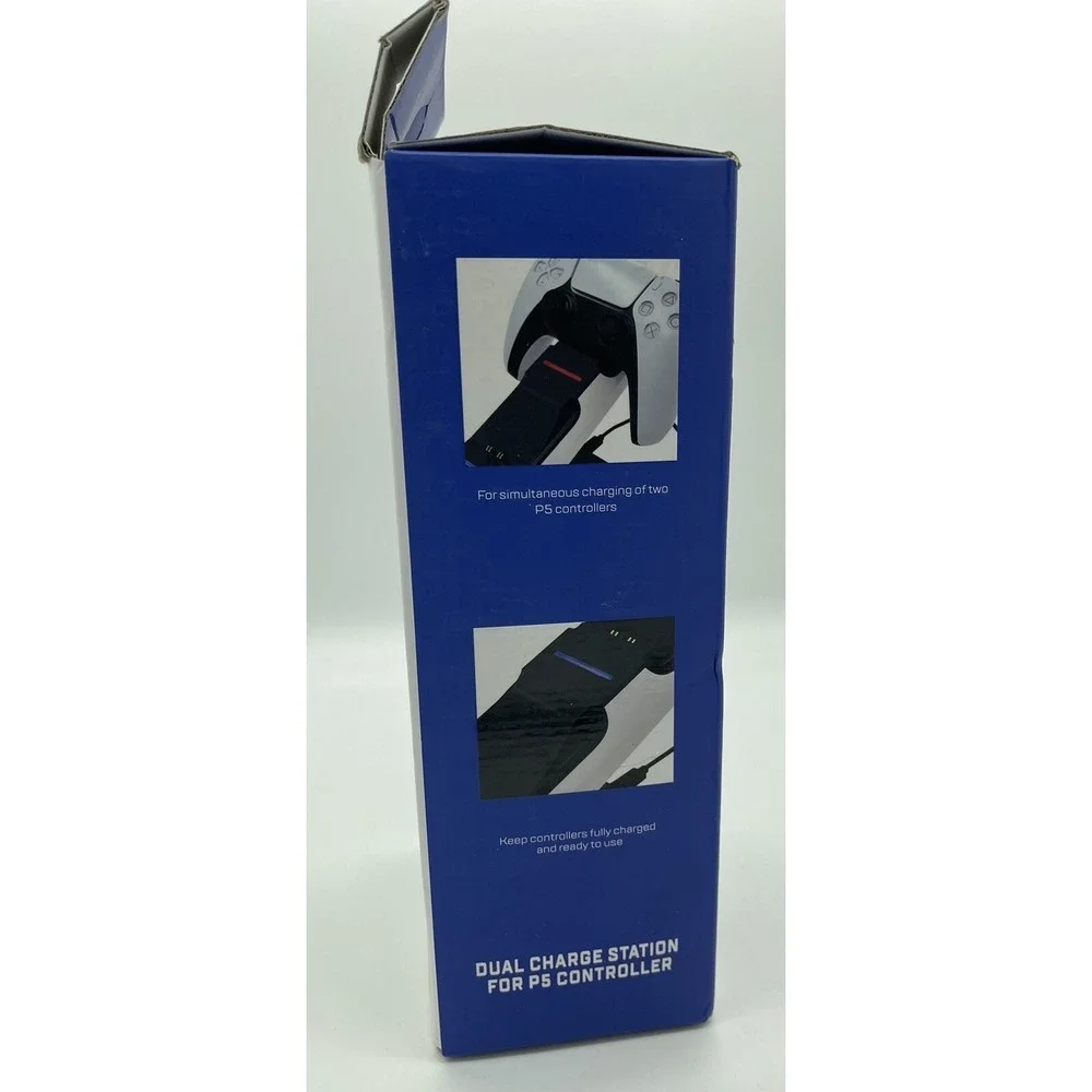 Dual Fast Charging Station For P5‎ Controller White / Black Excludes Controllers